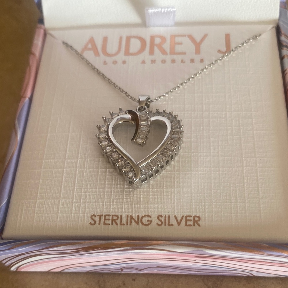 Audrey J  Los Angeles Silver Heart Pendant Necklace
